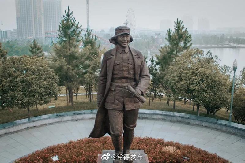 8a96d9e942ce451c9072d6028f7aedcd.jpg 8a96d9e942ce451c9072d6028f7aedcd.jpg